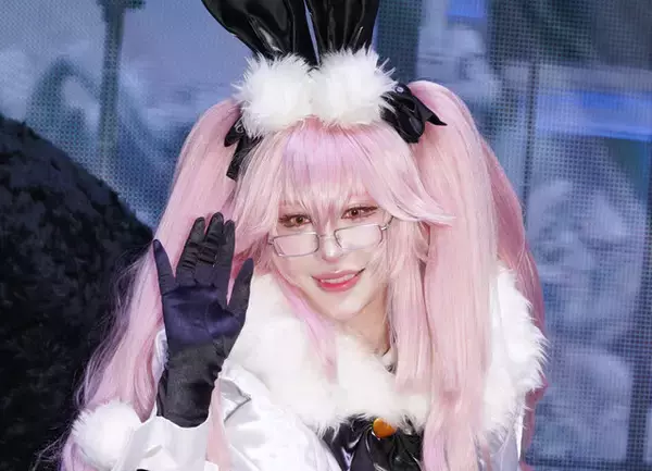 「【AnimeJapan 2026】『FGO』ブースが豪華絢爛すぎ！公式コスプレイヤーの出迎えから第2部終章の振り返りまで、見どころをお届け【フォトレポート】」の画像