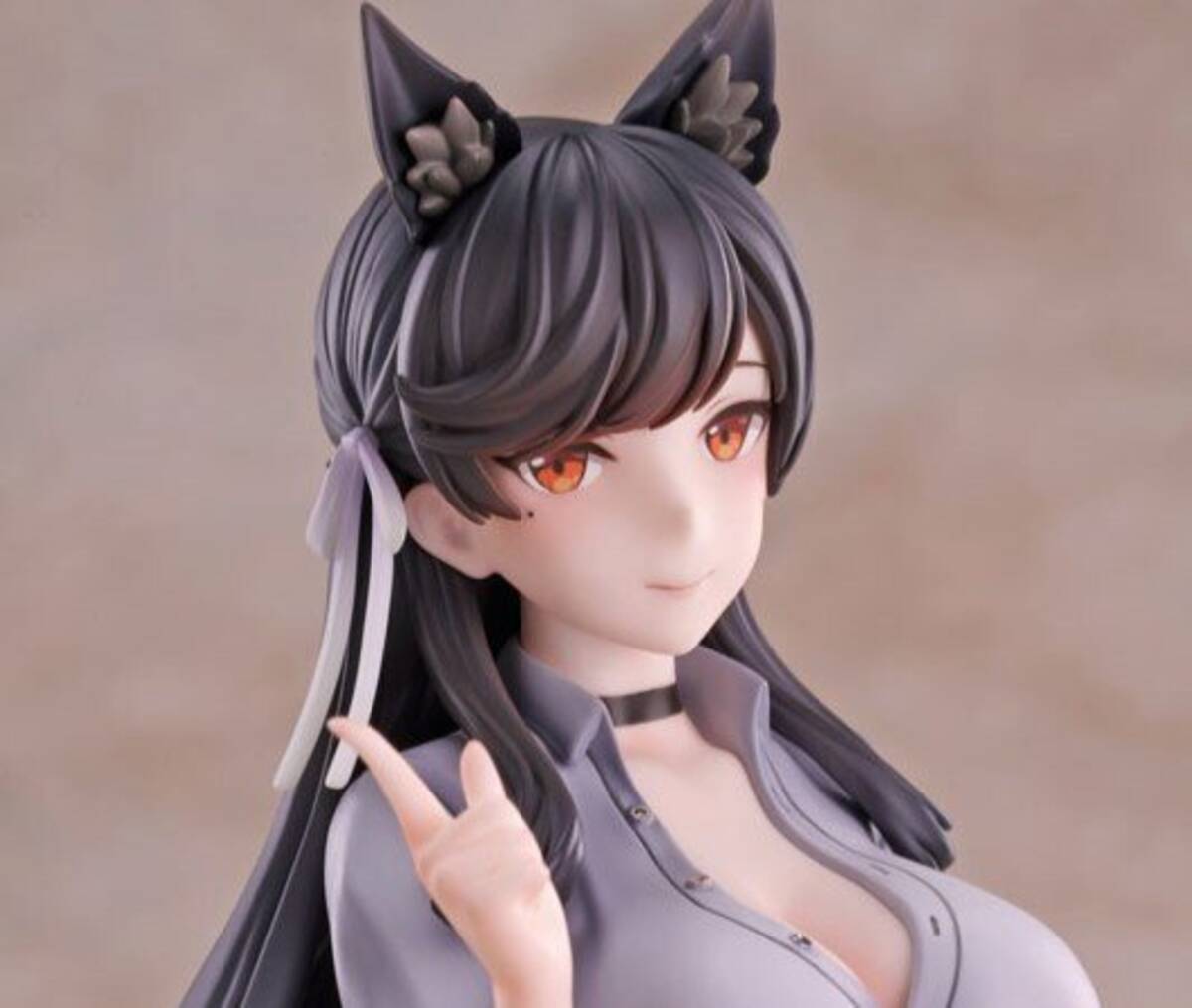胸元が開いたシャツ、タイトなスカートにドキドキ！『アズレン』よりOL 