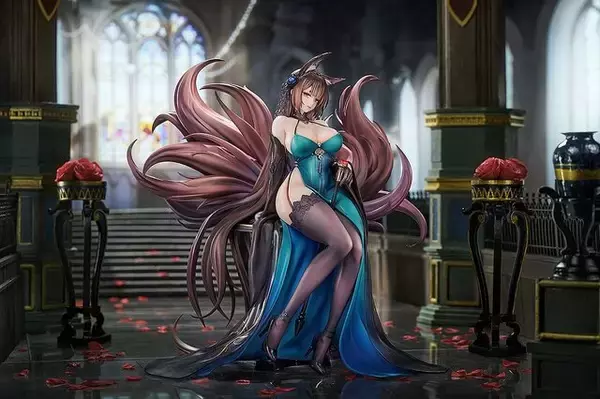 「ムチムチのドレス姿から目が離せない…！『アズレン』より「天城」が着せ替え“玉座落鸞”デザインで立体化」の画像