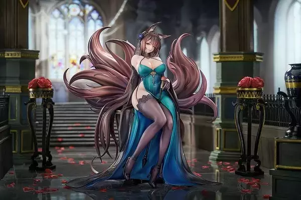 「ムチムチのドレス姿から目が離せない…！『アズレン』より「天城」が着せ替え“玉座落鸞”デザインで立体化」の画像