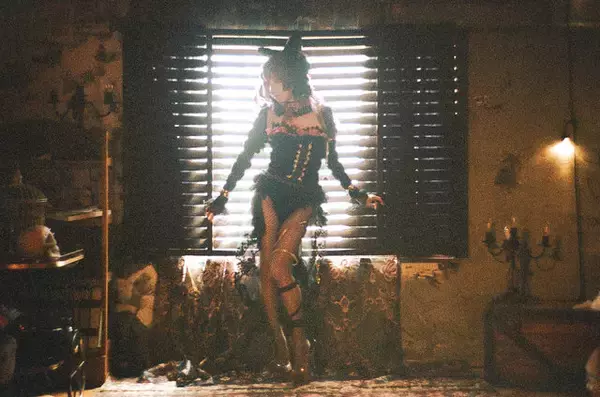 「【特集】フィルムカメラで撮るコスプレ写真がエモすぎ！デジタル全盛の時代だからこそ、唯一無二の描写を求めてみませんか？【写真20枚】」の画像