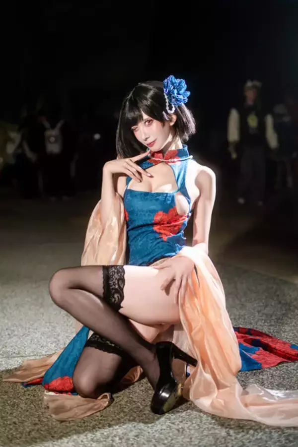 「【コスプレ】スリットから覗く太もも×網タイツの美脚がすごい！『アズレン』建武のチャイナドレスで曲線美を魅せる台湾美女レイヤー【写真7枚】」の画像