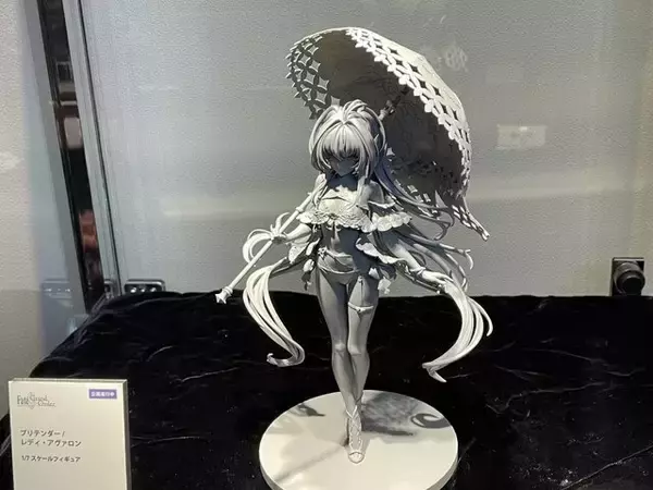 「『FGO』カルデア・サテライトステーション2023-2024開幕！京都会場には等身大オベロン衣装や最新フィギュアが登場」の画像