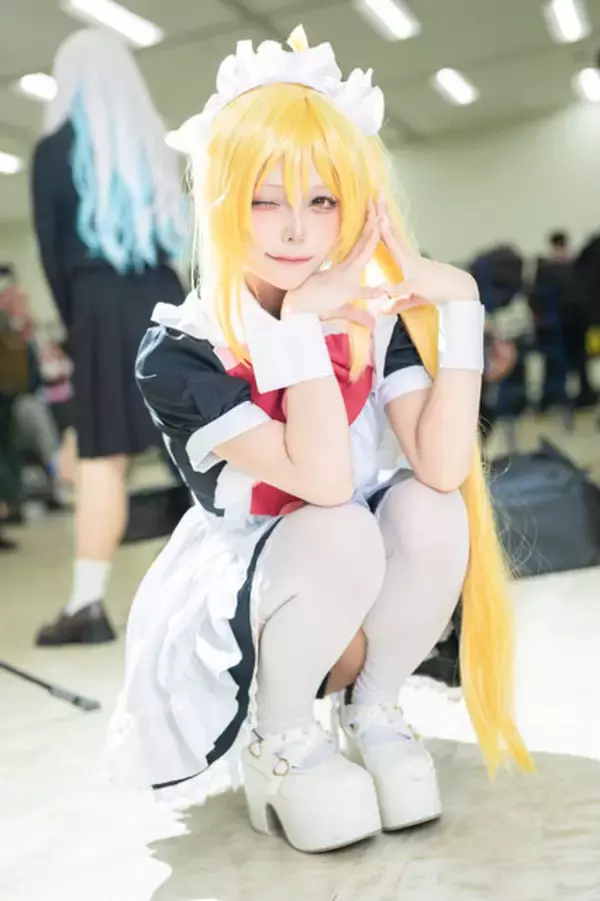 「【コスプレ】キャラの個性を感じさせる雰囲気作りと絶対領域に注目！「ぼっち・ざ・ろっく!」メイド併せが眼福の可愛さ【写真27枚】」の画像