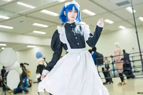 「【コスプレ】キャラの個性を感じさせる雰囲気作りと絶対領域に注目！「ぼっち・ざ・ろっく!」メイド併せが眼福の可愛さ【写真27枚】」の画像