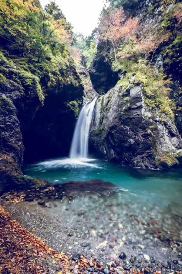 「【特集】紅葉・滝・廃校舎…どこで撮影しても絵になる場所があったのか！「コスプレ×徳島県那賀町の絶景」永久保存版をお届け【写真69枚】」の画像