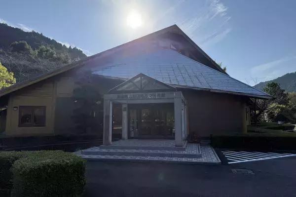 「【特集】紅葉・滝・廃校舎…どこで撮影しても絵になる場所があったのか！「コスプレ×徳島県那賀町の絶景」永久保存版をお届け【写真69枚】」の画像