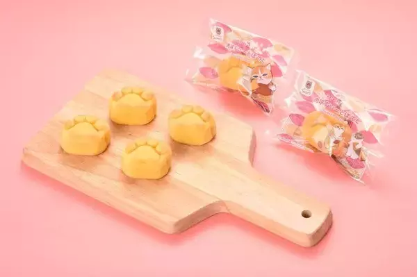 「「mofusand」がファミマとコラボ！「にゃんチパック」「ニャン者めし鋼」など可愛い猫デザイン商品多数」の画像