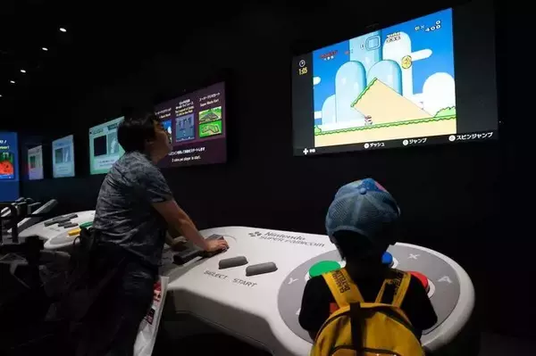 「「ホロライブ」兎田ぺこら、白上フブキなどが「ニンテンドーミュージアム」を訪問！10月4日にレポート動画が公開へ―館内の様子がわかるオフィシャルレポートも到着」の画像