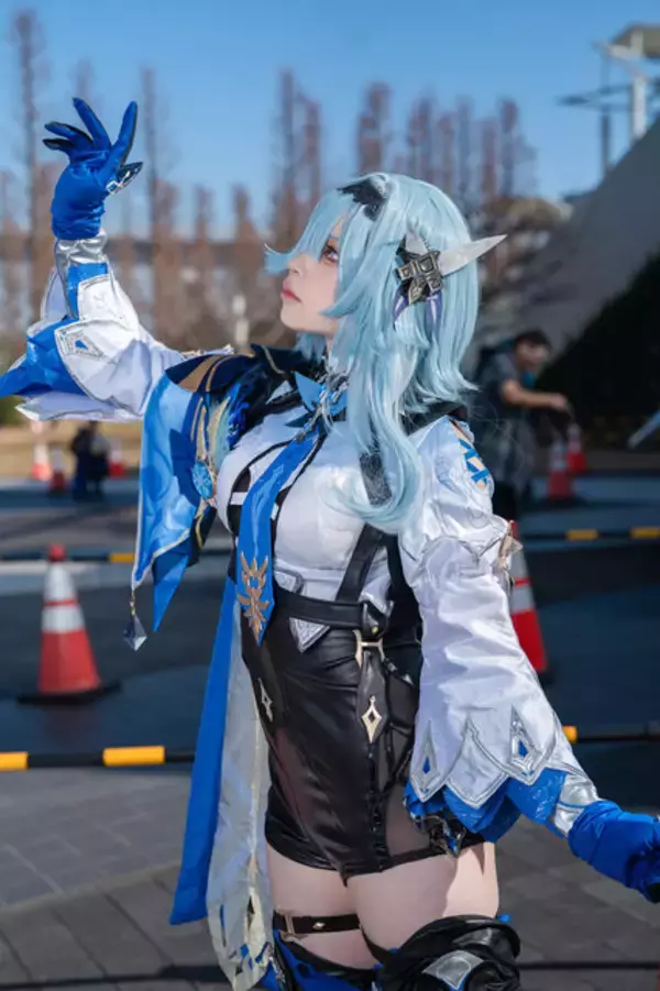 「【コスプレ】ミニスカなポリスにバニーガール、『ポケモン』カナリィやホロライブまで「コミケ107」美女レイヤー10選【写真43枚】」の画像