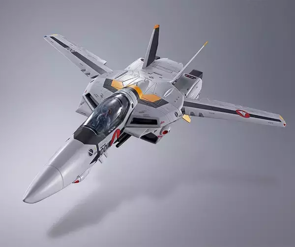 「TV版再現の丸指手首パーツを追加！「マクロス」より「DX超合金 VF-1S バルキリー ロイ・フォッカースペシャル」がリバイバルVer.として登場」の画像