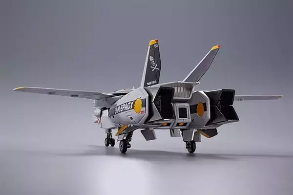 「TV版再現の丸指手首パーツを追加！「マクロス」より「DX超合金 VF-1S バルキリー ロイ・フォッカースペシャル」がリバイバルVer.として登場」の画像