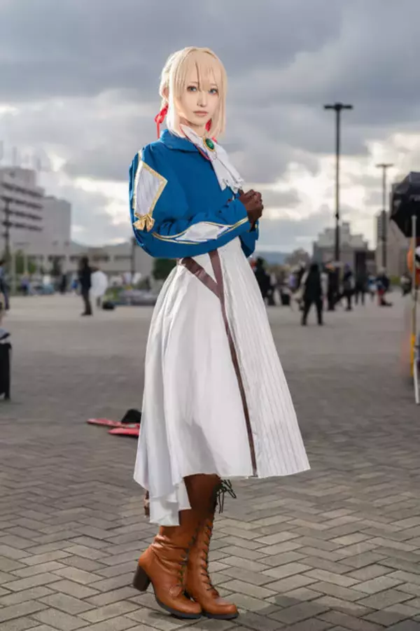 「【コスプレ】ヴァイオレットの真っ直ぐ見つめてくる真摯な瞳に心揺さぶられるー人気レイヤー・ななぴんく【写真8枚】」の画像