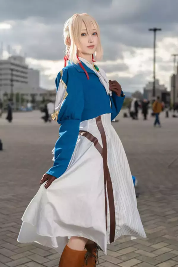 「【コスプレ】ヴァイオレットの真っ直ぐ見つめてくる真摯な瞳に心揺さぶられるー人気レイヤー・ななぴんく【写真8枚】」の画像