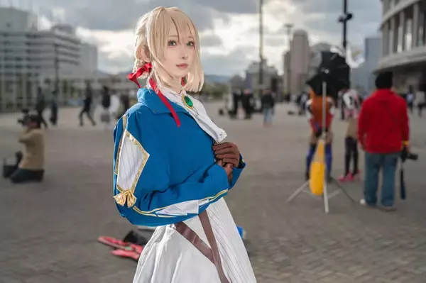 「【コスプレ】ヴァイオレットの真っ直ぐ見つめてくる真摯な瞳に心揺さぶられるー人気レイヤー・ななぴんく【写真8枚】」の画像