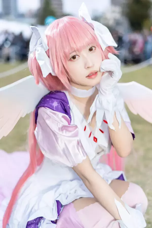 「【コスプレ】アルティメットまどかは激カワ！美女レイヤー「猫田あしゅ」が“究極”になってみた【写真10枚】」の画像