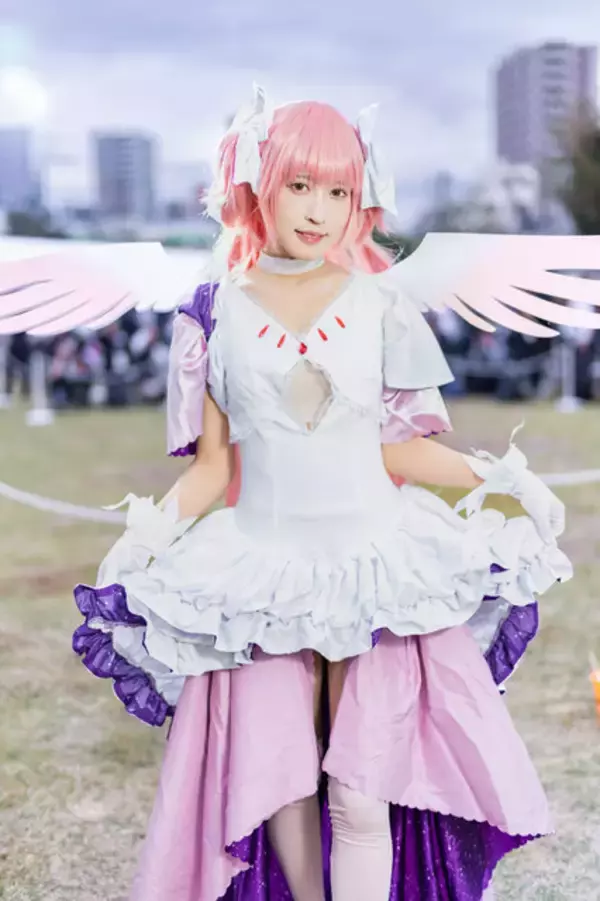 「【コスプレ】アルティメットまどかは激カワ！美女レイヤー「猫田あしゅ」が“究極”になってみた【写真10枚】」の画像