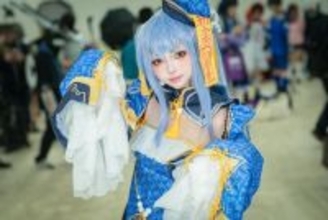 【コスプレ】「兎田ぺこら」のキョンシー姿が可愛すぎ！ちょこん座りに尻尾見せポーズも愛らしい美少女うさぎにメロメロ【写真８枚】