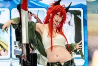 【コスプレ】美くびれ＆美脚を惜しみなく披露！中国人気コスプレイヤーによる『NIKKE』レッドフードのスタイルが完璧すぎた【写真9枚】