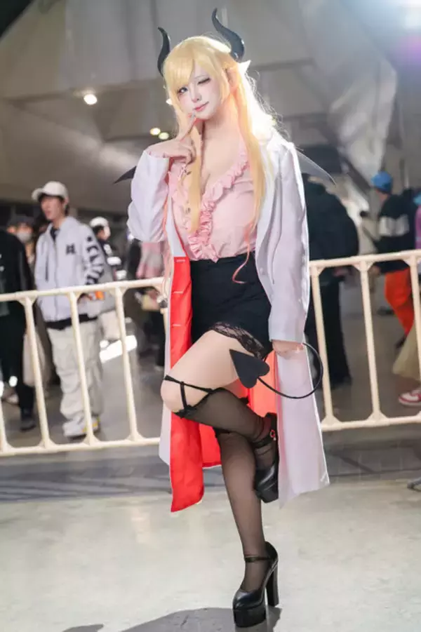 「【コスプレ】白衣装がかっこいいトワ様に艶やかな着物姿のあやめ殿、色っぽい癒月ちょこまで「ホロEXPO」美女レイヤー10選【写真42枚】」の画像