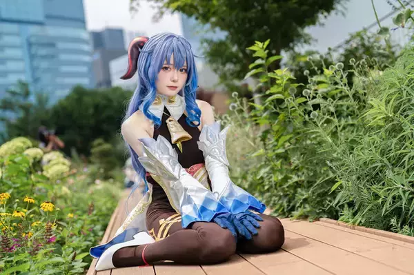 「【コスプレ】心配性な甘雨さんが見せる優しげな微笑みに癒されるーほんわかした空気感まで感じさせる美女レイヤー・苺川しう【写真7枚】」の画像