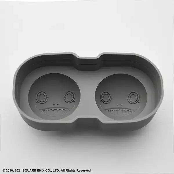 「『NieR Replicant ver.1.22474487139...』エミールのシリコンアイストレーが予約開始！まんまる可愛く存在感も抜群」の画像