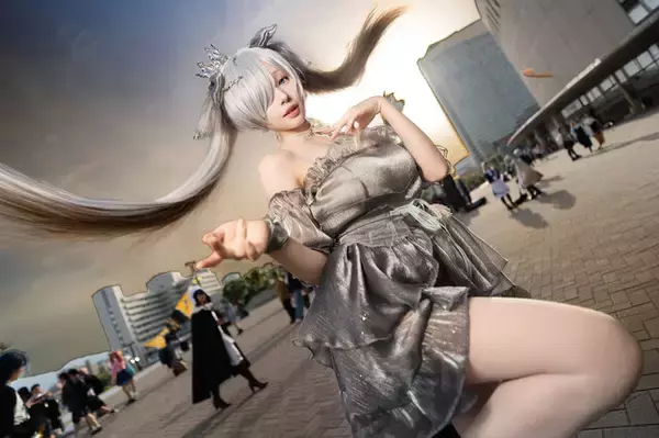 【コスプレ】白い肌が夕日に映えて幻想的な美しさ！人気コスプレイヤーが魅せる『NIKKE』シンデレラ【写真9枚】