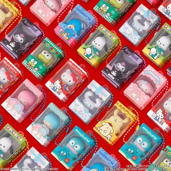 「パッケージ風ボックス入りの「サンリオ」フィギュアが再販！おまけ付きお菓子「チョコボックス」にハローキティら12種を収録」の画像