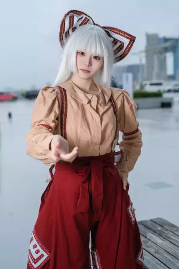 「【コスプレ】東方Projectの人気キャラが例大祭に集結！咲夜にフランなどポージングも本物すぎる美女レイヤー7選【写真30枚】」の画像