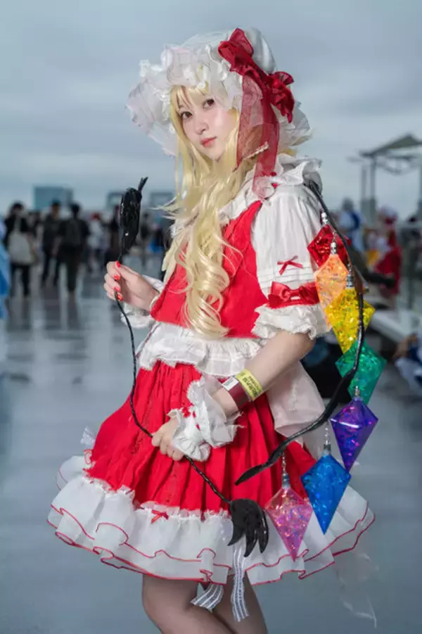 「【コスプレ】東方Projectの人気キャラが例大祭に集結！咲夜にフランなどポージングも本物すぎる美女レイヤー7選【写真30枚】」の画像