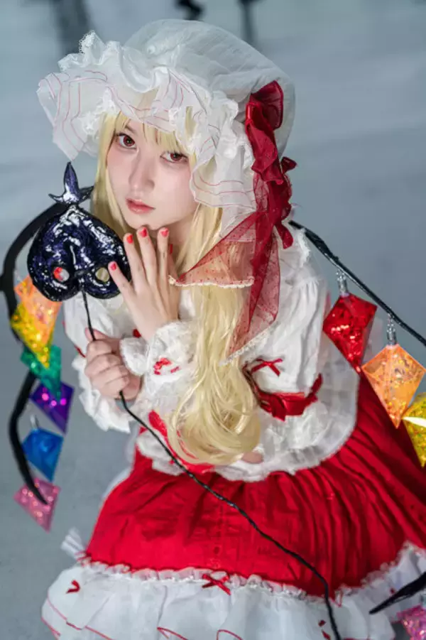 「【コスプレ】東方Projectの人気キャラが例大祭に集結！咲夜にフランなどポージングも本物すぎる美女レイヤー7選【写真30枚】」の画像