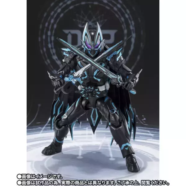 「“二刀流”を楽しめる！「仮面ライダーXギーツ」アクションフィギュアがCTM先行抽選販売ー漆黒ボディにメタリックブルーのラインが美しい」の画像