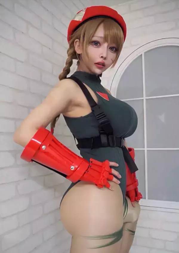 「【コスプレ】『ストリートファイター』キャミィの二次元ボディを完全再現！鍛え上げられた美尻＆太もものラインが極まってる【写真13枚】」の画像