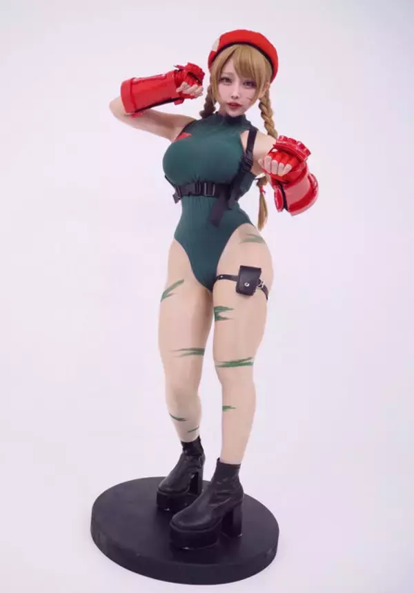 「【コスプレ】『ストリートファイター』キャミィの二次元ボディを完全再現！鍛え上げられた美尻＆太もものラインが極まってる【写真13枚】」の画像