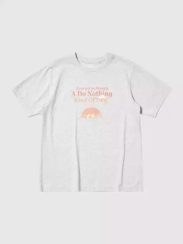 「ユニクロから「ディズニー」のUTコレクション新発売！ラフな格好のミッキー、夕日を背景にしたアリエルなど豊富なデザイン」の画像