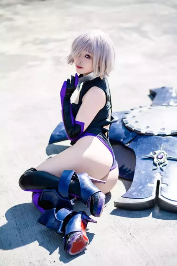 「【コスプレ】『FGO』第2部完結記念！今は遥か理想…マシュの完璧なスタイルを香港美女が“現界”させてしまう【写真11枚】」の画像