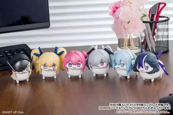 『勝利の女神：NIKKE』謎生物「DORO」が電動ホビーに！ “専用ドッグラン”と共に登場ーシークレットは「金のDORO」