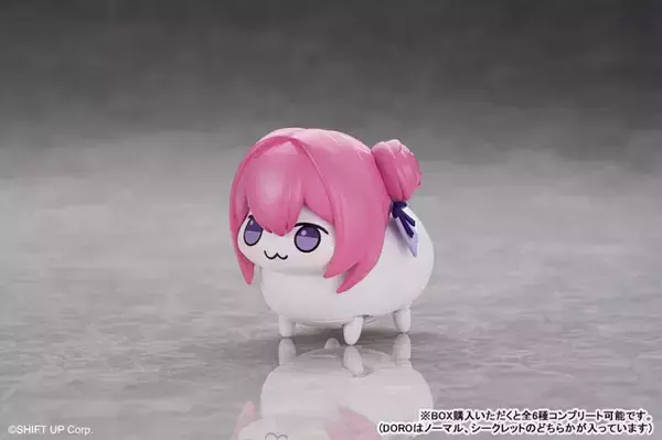 「『勝利の女神：NIKKE』謎生物「DORO」が電動ホビーに！ “専用ドッグラン”と共に登場ーシークレットは「金のDORO」」の画像