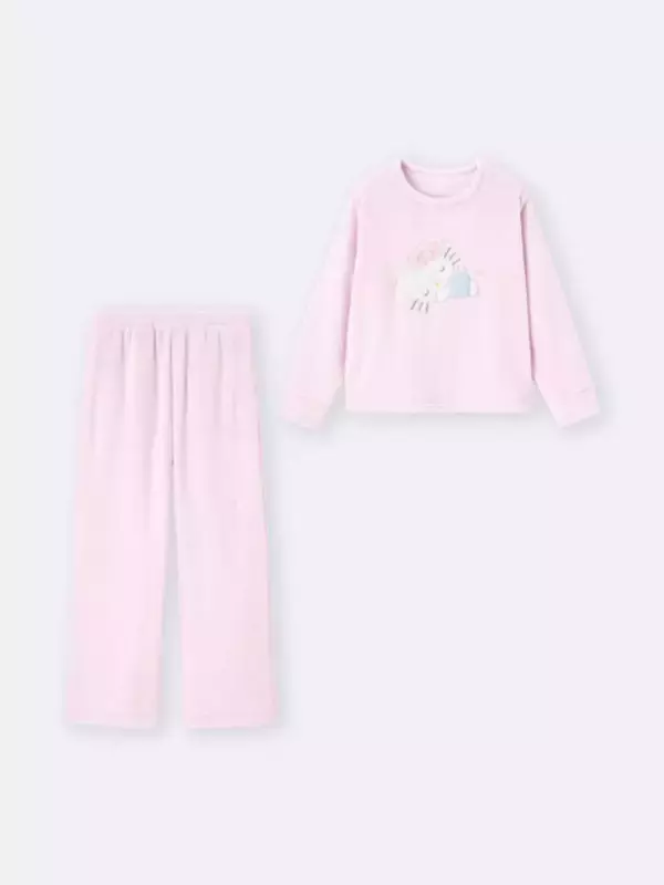 「GUから「ハローキティ＆ポムポムプリン」のコラボコレクション登場！スウェットやふわふわな“なりきり”ルームウェアが可愛い」の画像