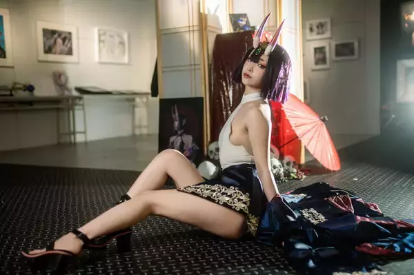 「【コスプレ】『FGO』酒呑童子を“現界”させた美女がすごい！妖艶かつクールな肉体美に見惚れてしまう【写真27枚】」の画像