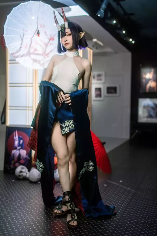 「【コスプレ】『FGO』酒呑童子を“現界”させた美女がすごい！妖艶かつクールな肉体美に見惚れてしまう【写真27枚】」の画像