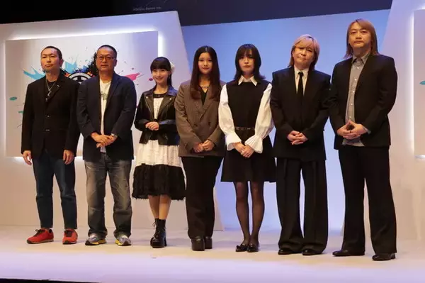 「岡本吉起×小室哲哉、約30年ぶりのタッグが語る「恋しさと せつなさと 心強さと」の裏側―『アウトランカーズ』完成披露会を現地レポート」の画像