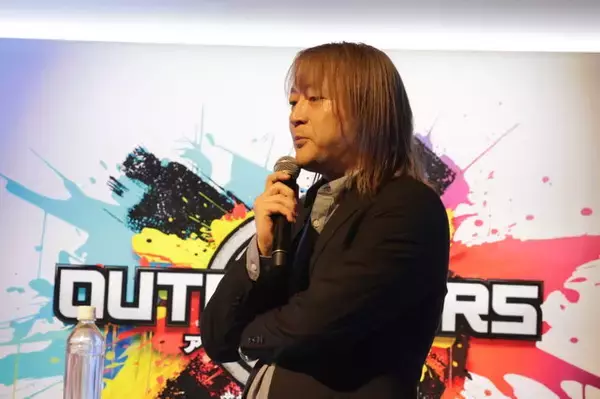 「岡本吉起×小室哲哉、約30年ぶりのタッグが語る「恋しさと せつなさと 心強さと」の裏側―『アウトランカーズ』完成披露会を現地レポート」の画像