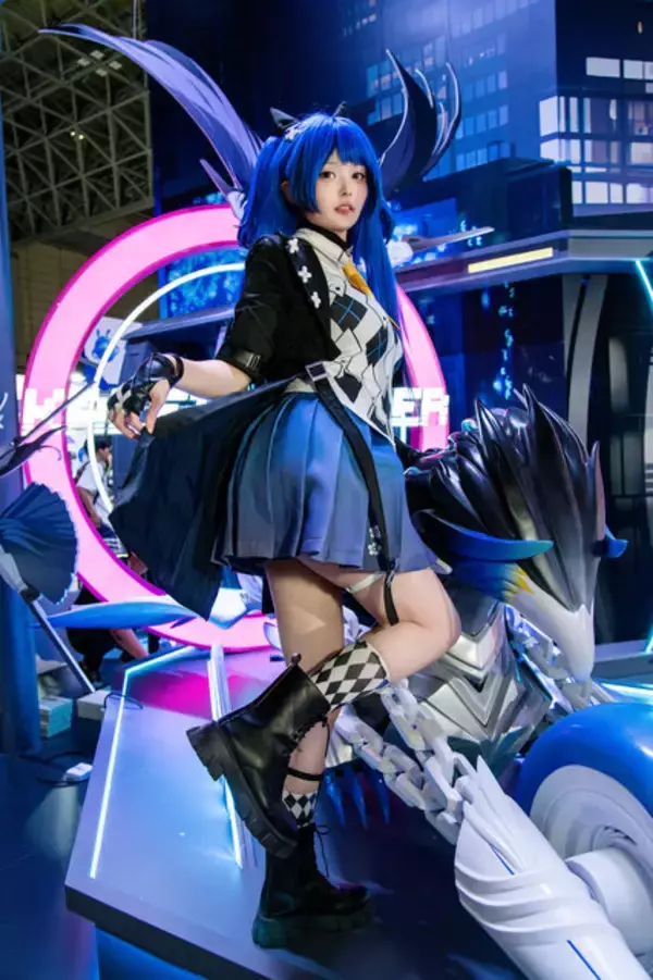 「【コスプレ】冒険者にサキュバス、女子高生まで新作ゲームのヒロインが目白押し！「TGS2025」美女レイヤーまとめ【写真37枚】」の画像