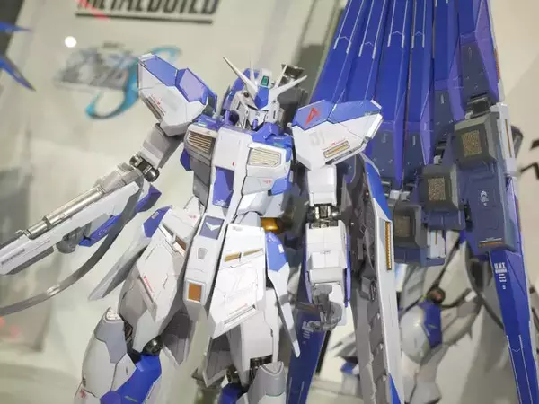 「「Hi-νガンダム」新作METAL BUILDの発売スケジュールを見逃さないで！ファンネルの背負い方がνガンダムを思わせる“2026（仮）Ver.”」の画像