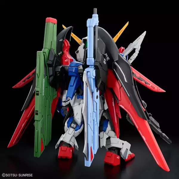 「新作ガンプラ「MGSD デスティニーガンダム」新たな商品画像が一挙お披露目！「光の翼」を広げた姿も抜群のカッコ良さ」の画像