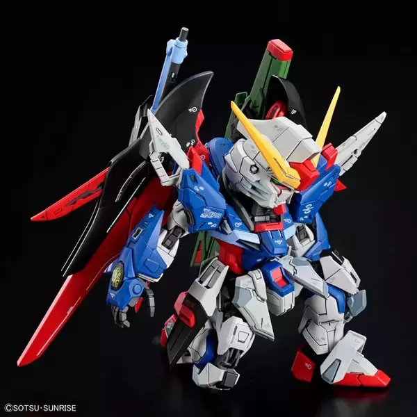 「新作ガンプラ「MGSD デスティニーガンダム」新たな商品画像が一挙お披露目！「光の翼」を広げた姿も抜群のカッコ良さ」の画像