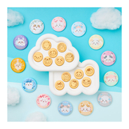 「ちいかわ」たちの可愛い「刺繍缶バッジビスケット」！缶バッジは全13種、ビスケットにはそれぞれキャラクターをプリント