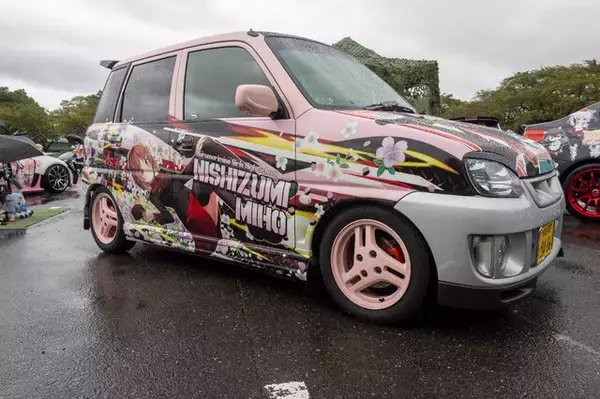 「人気VTuberにウマ娘、初音ミクまで！雨にも負けなかった痛車＆痛バイクを取材【第九回 天下無双 東西最強痛車決戦 フォトレポ】」の画像