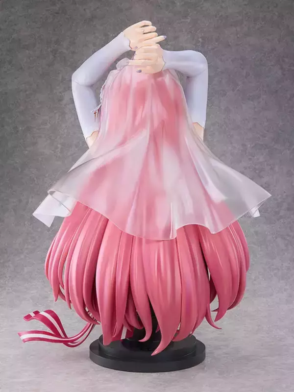 「『アズレン』お値段約36万円の「ブレマートン」等身大胸像が凄い…！ケッコン衣装、大胆な脇見せポーズを圧巻のサイズで楽しめる」の画像